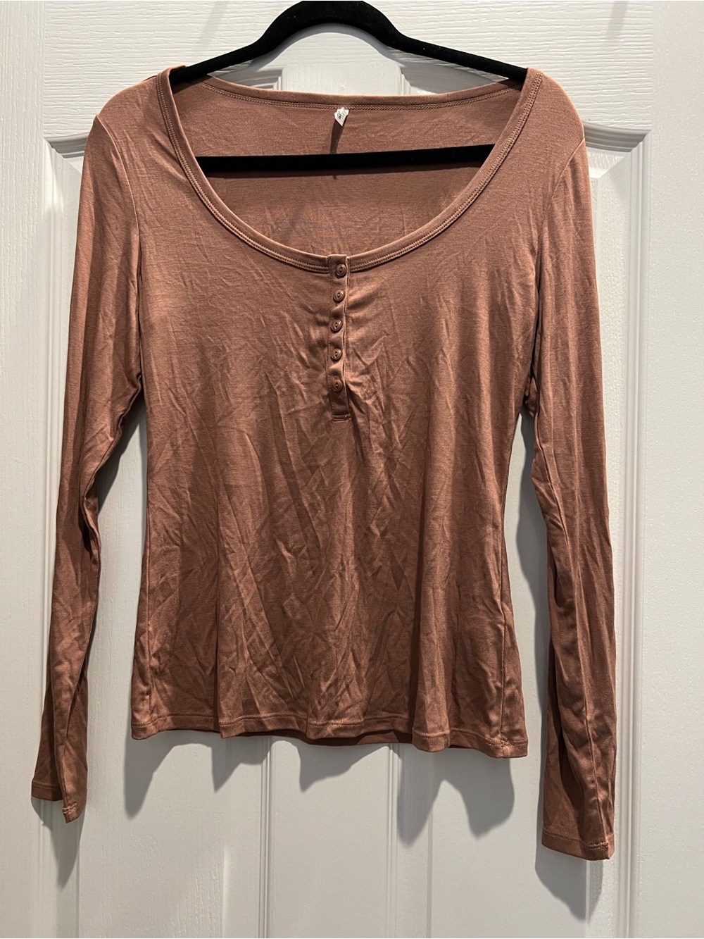 HALARA Dusty Mauve Long-Sleeve Scoop Henley Top
